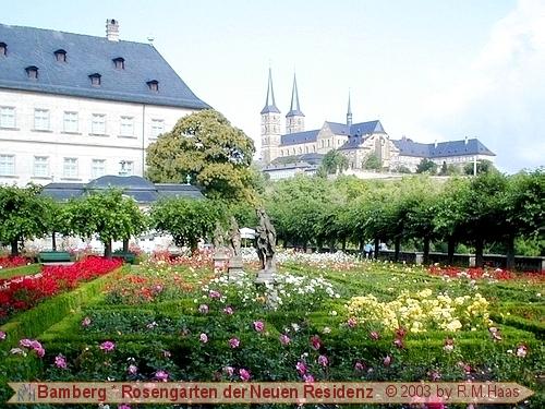 Rosengarten und St. Michael