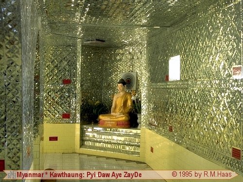 Verspiegelter Tempelgang