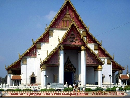 Viharn Phra Mongkol Bophit