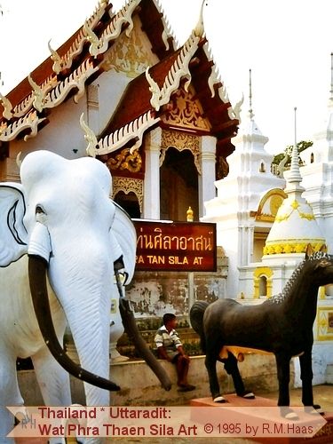 Uttaradit - Wat Phra Thaen Sila Art